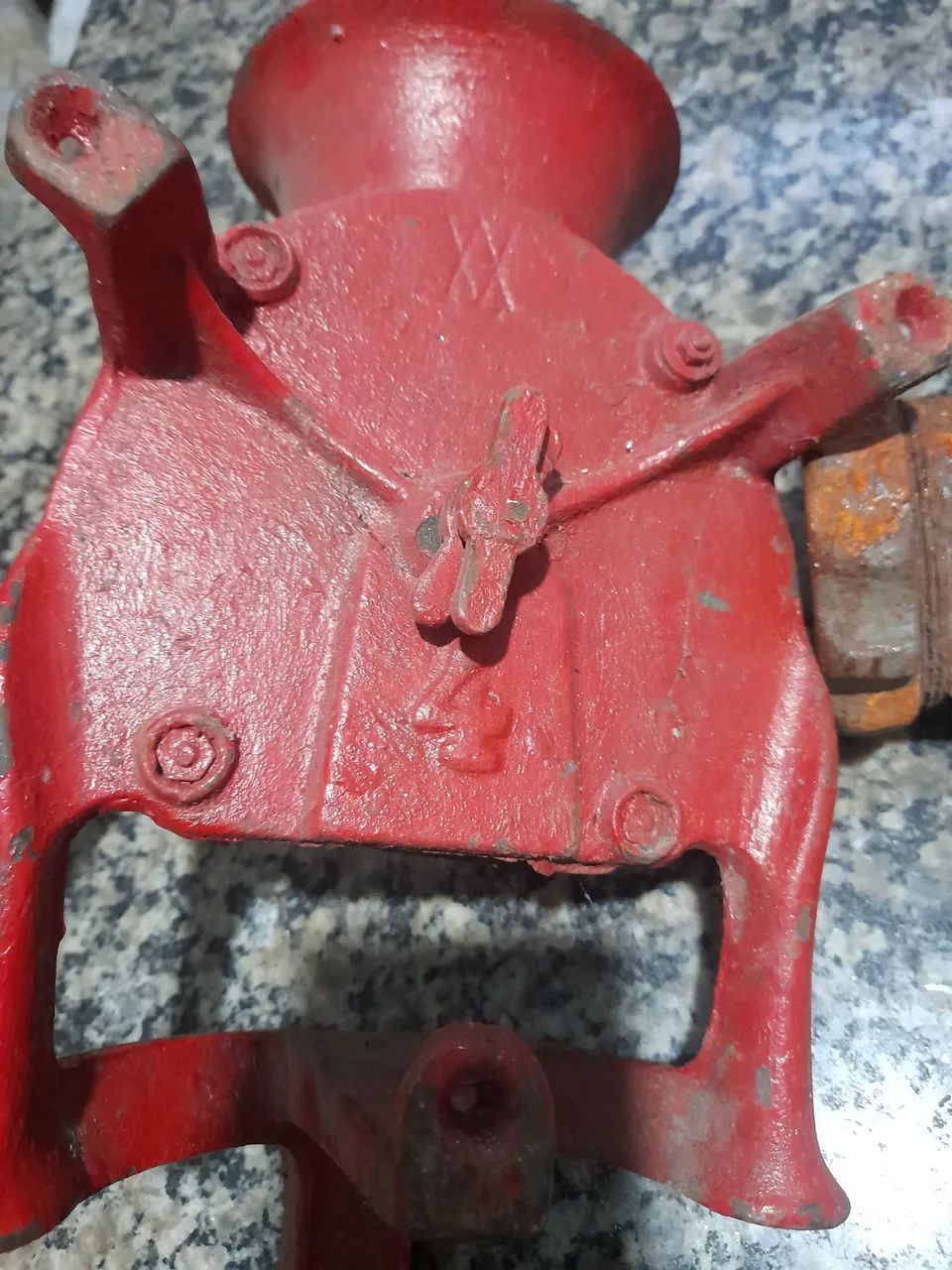Vendo este moedor de cafe antigo e esse moedor de carne  excelente para decoração  - Foto 2
