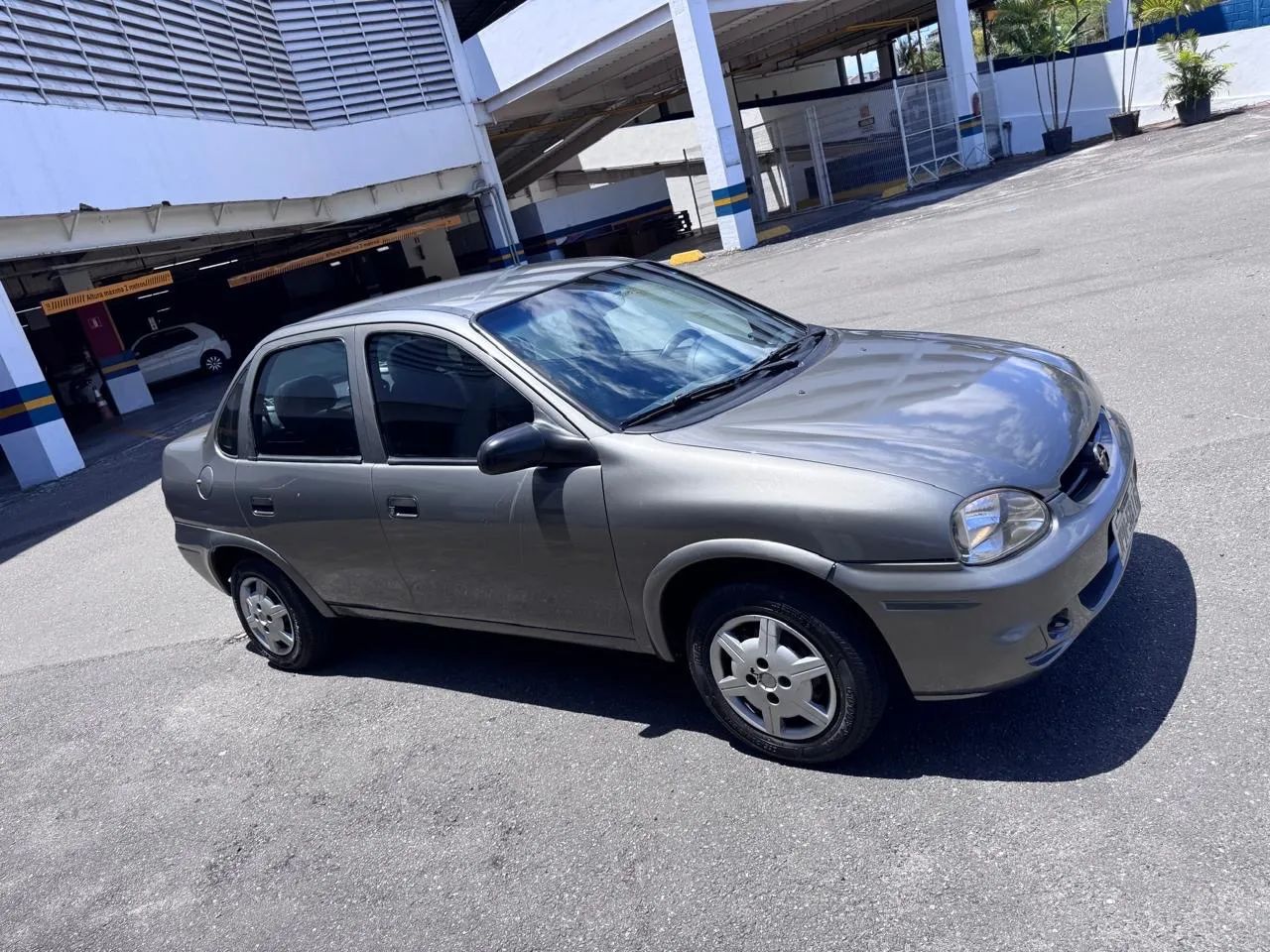 Chevrolet Corsa Corsa Sedan Sup./Classic 1.6 8v Aut/Mec 2004