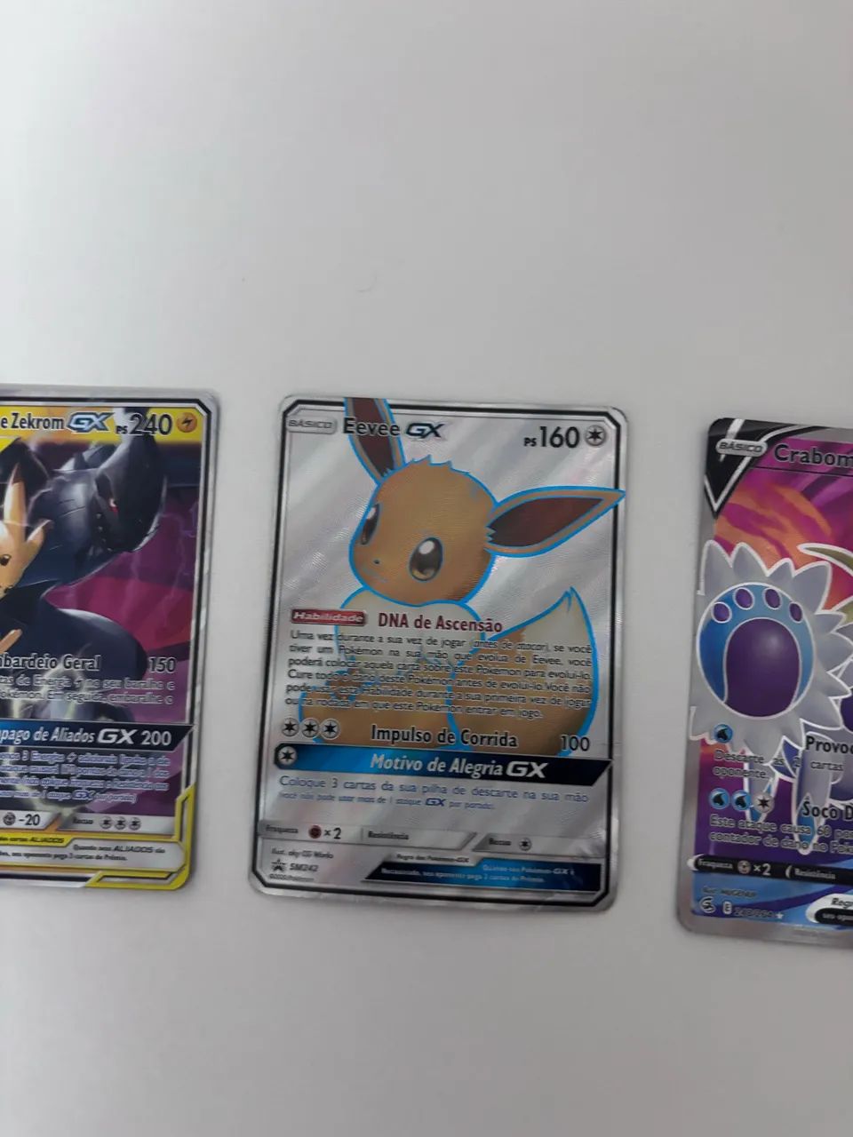 Conjunto de cartas de Pokémon raras 