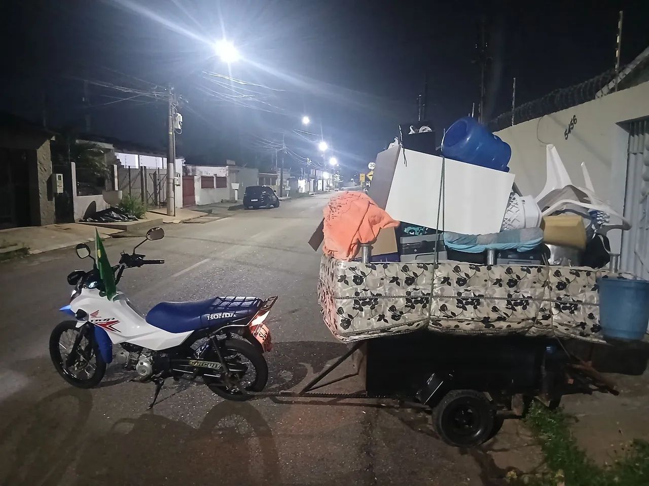Fretes e mudanças rápidas. - Foto 2