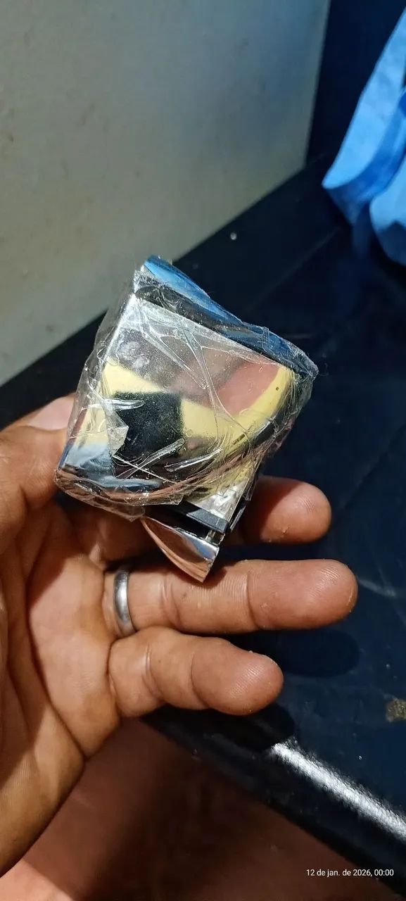 Suporte de parede para vidro novo. - Foto 2