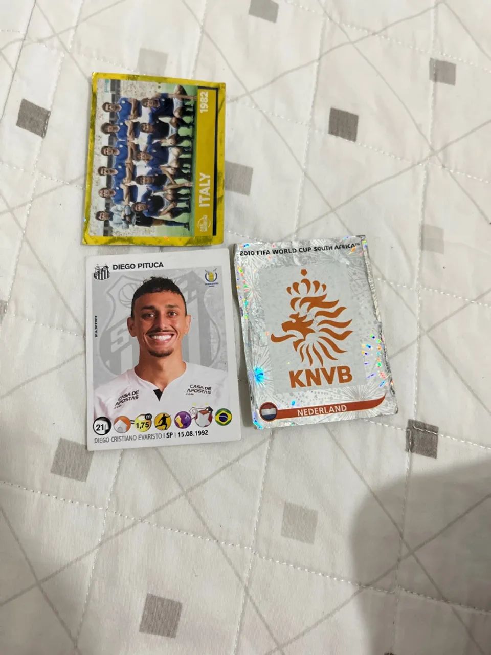 3 figurinhas 