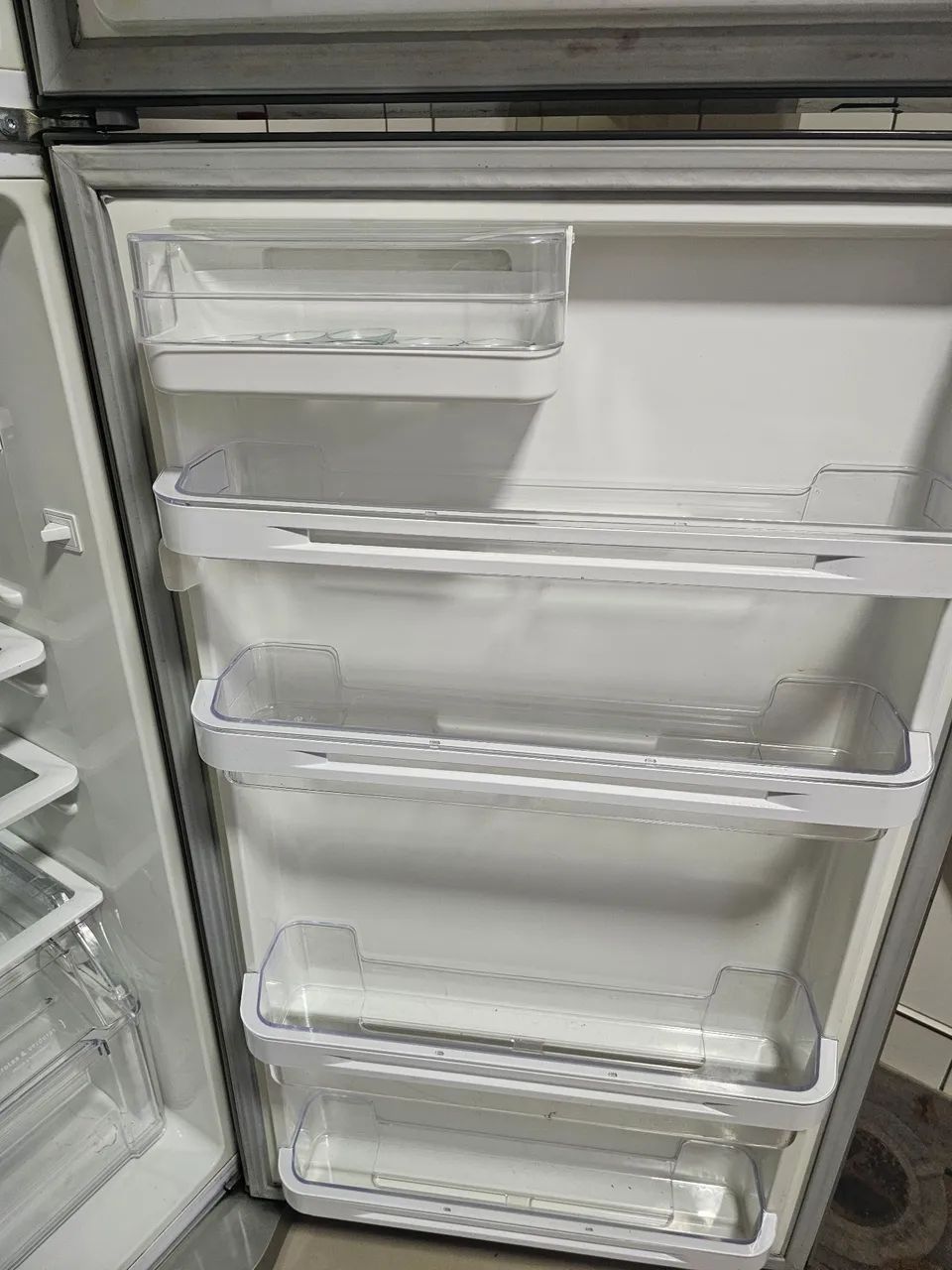 Refrigerador Electrolux Inox DF51X - Foto 4