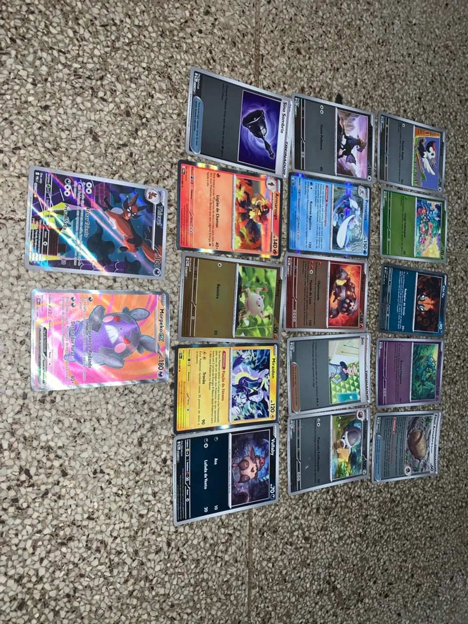 Cartas Pokémon brilhante com duas Full Art rara - Foto 2