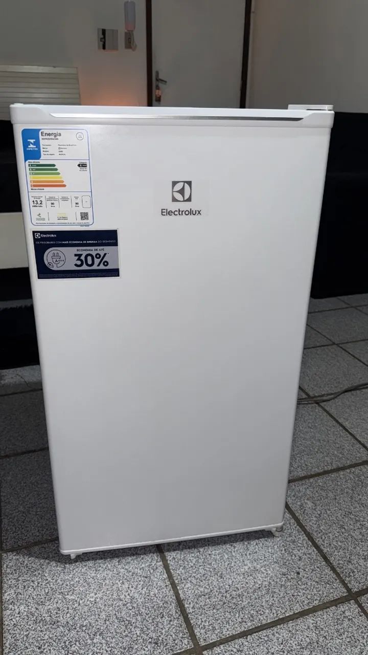 Frigobar Electrolux 90L Efficient Branco 