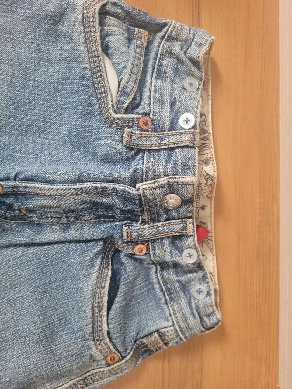 Calça Levis -7/8 anos
