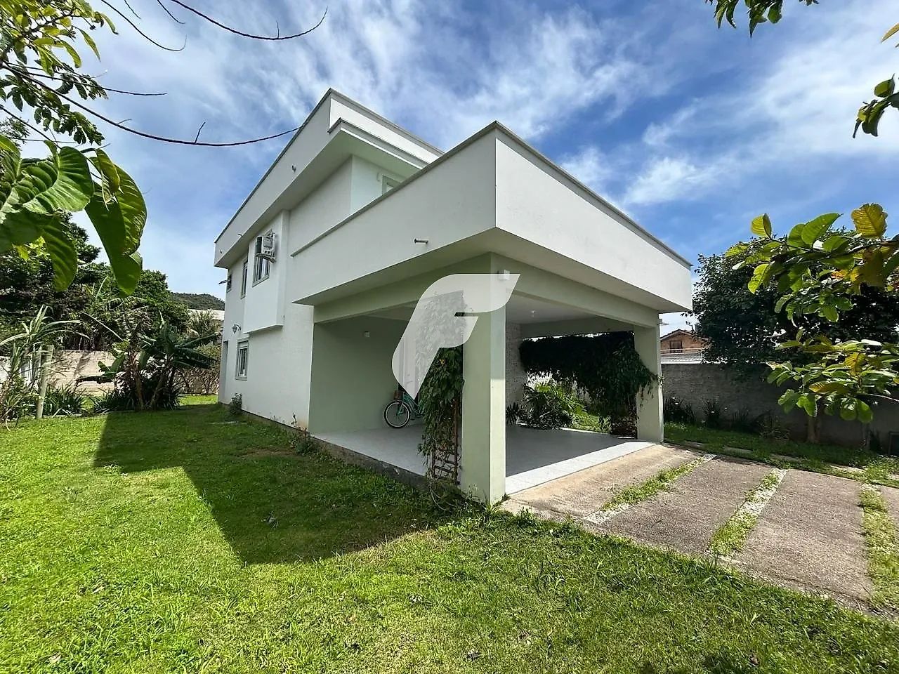 Casa 5 dormitórios sendo 4 suítes Ribeirão da Ilha - Foto 2