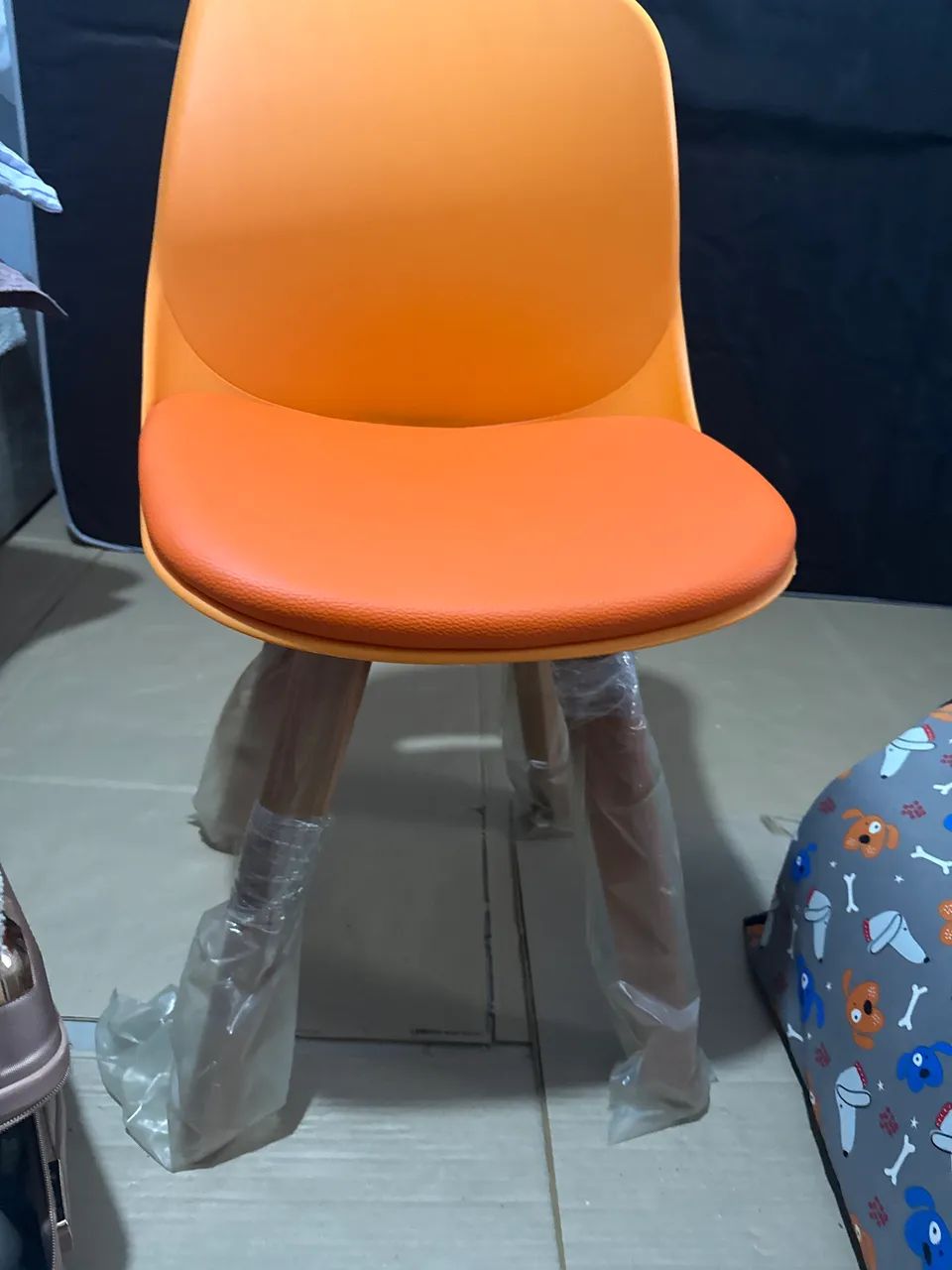 Cadeira laranja retrô