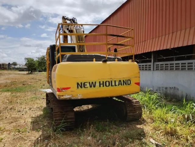 Escavadeira New Holland E215C EVO 2021 + Garra Potenza + Concha Nova - Foto 3
