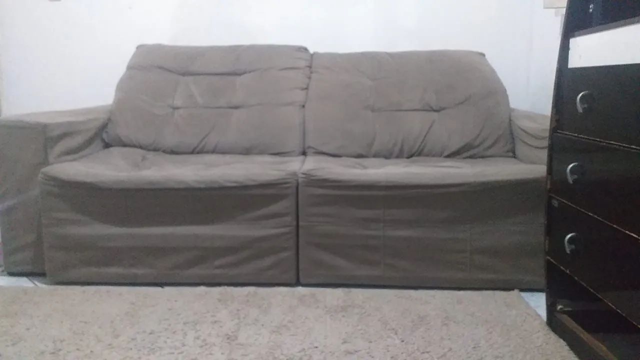 Vendo sofá bege retrátil 2 lugares