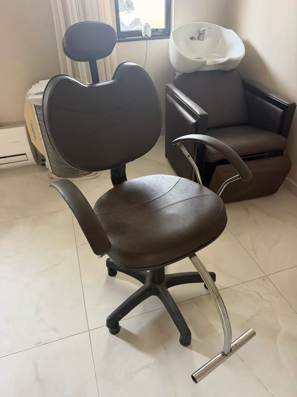 Vendo Kit de Lavatório com cadeira. - Foto 2