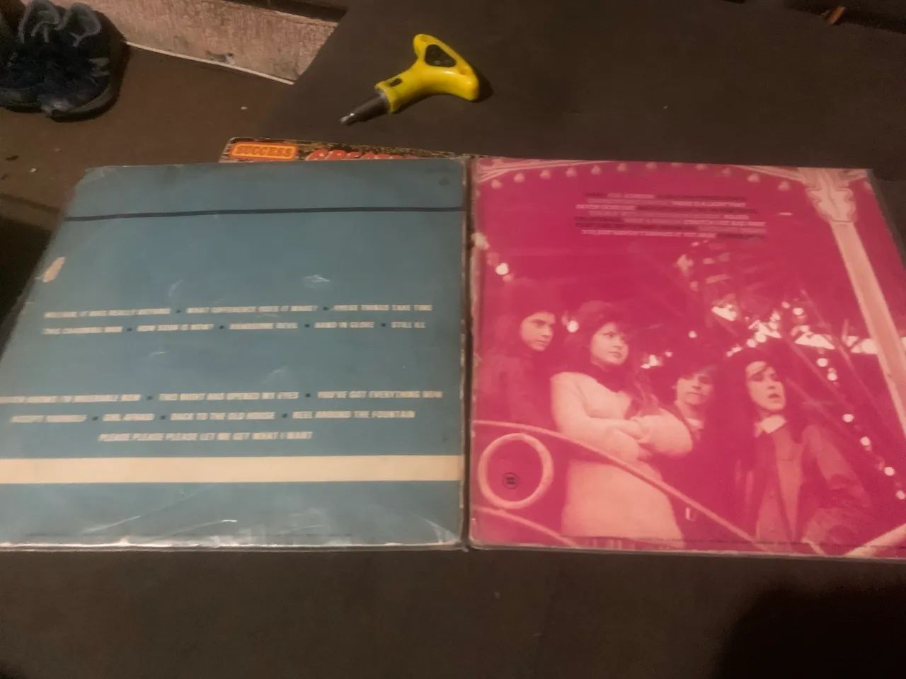 Três vinis The World Won't Listen da banda de rock