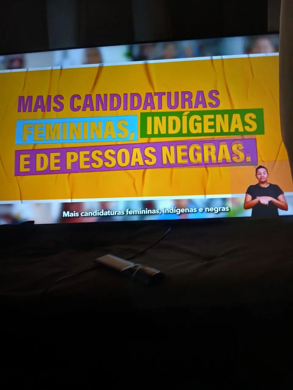 Vendo uma tv de led SMART 32  - Foto 3