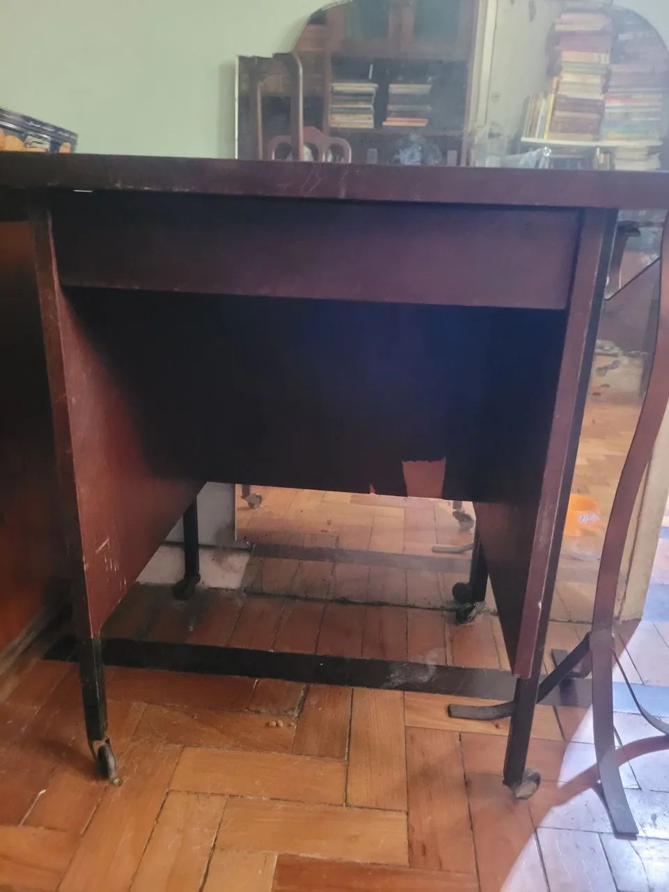 Mesa com rodinhas 