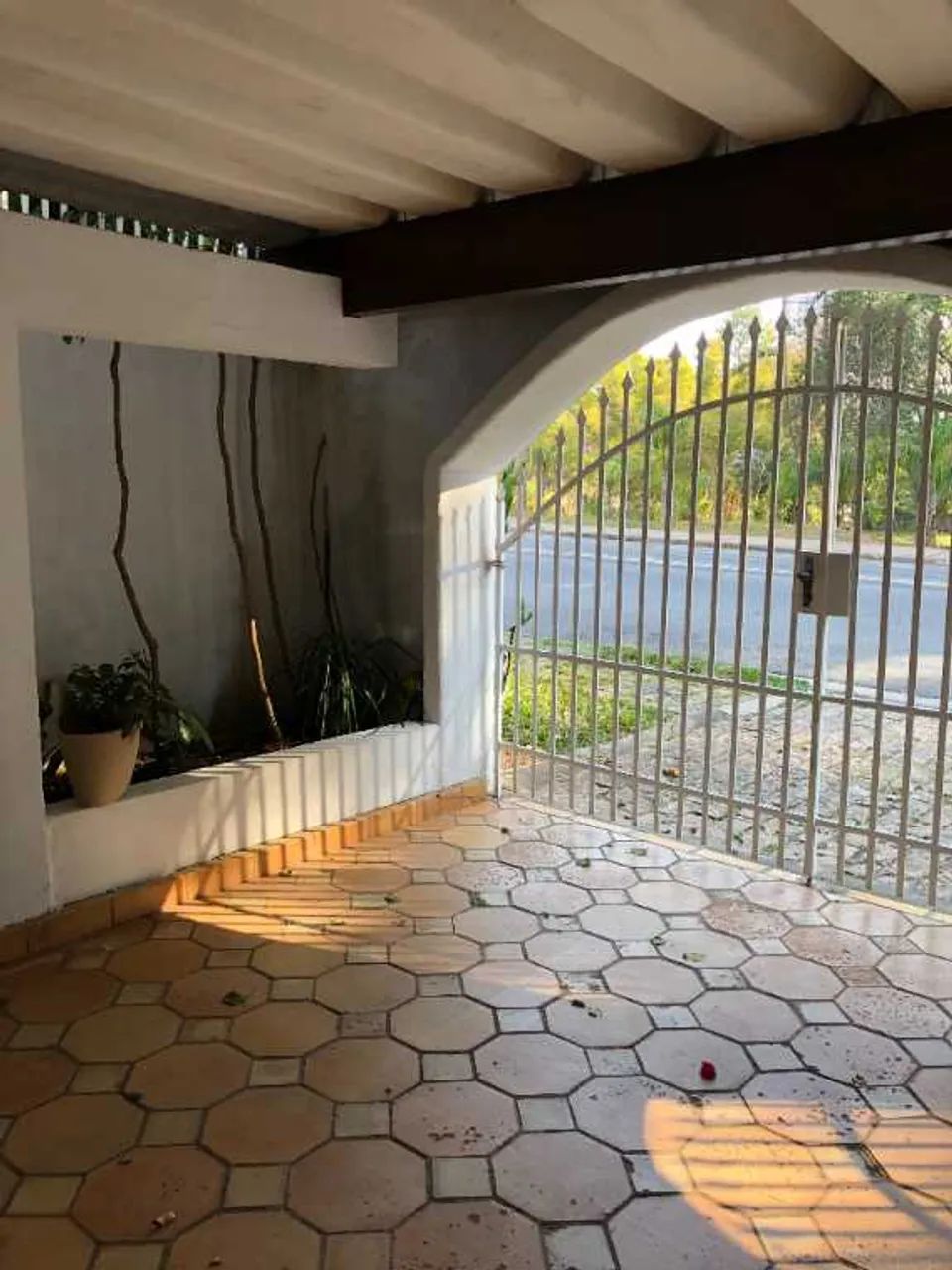 Casa Térrea com 5 Dormitórios para Alugar no Parque Continental - Foto 2