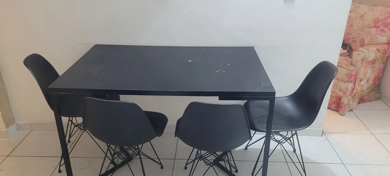Jogo de Mesa Industrial Preta + 4 Cadeiras Eames Eiffel (Usado) - Foto 4