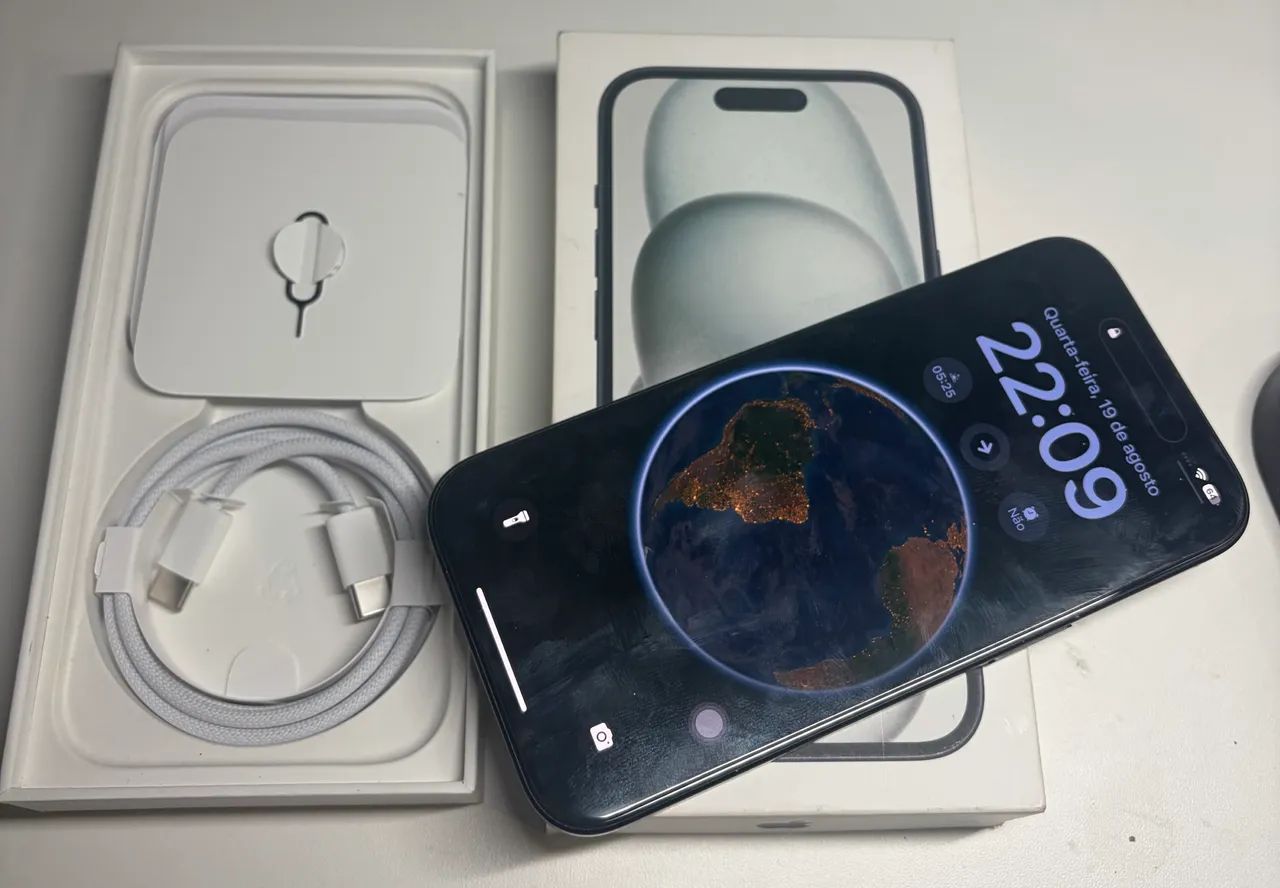 iPhone 15 Preto- 128gb - com caixa e acessórios 