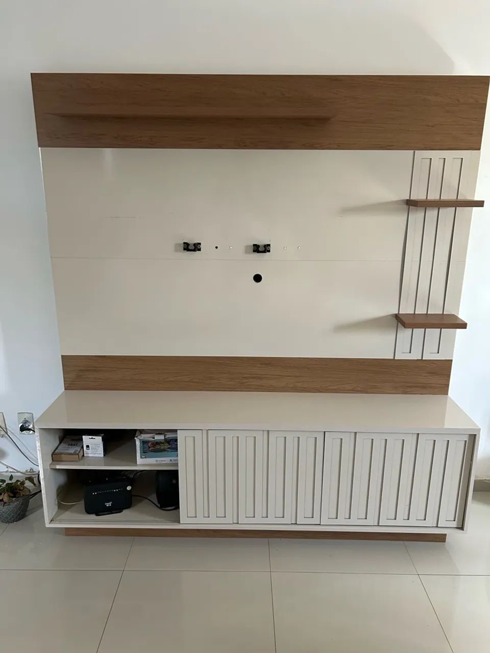 Rack com painel integrado 