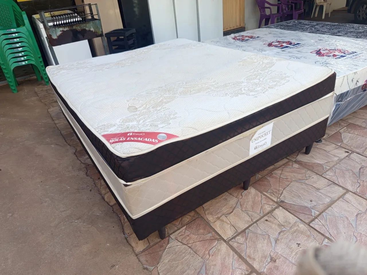 Cama casal Quinn molas acoplada 