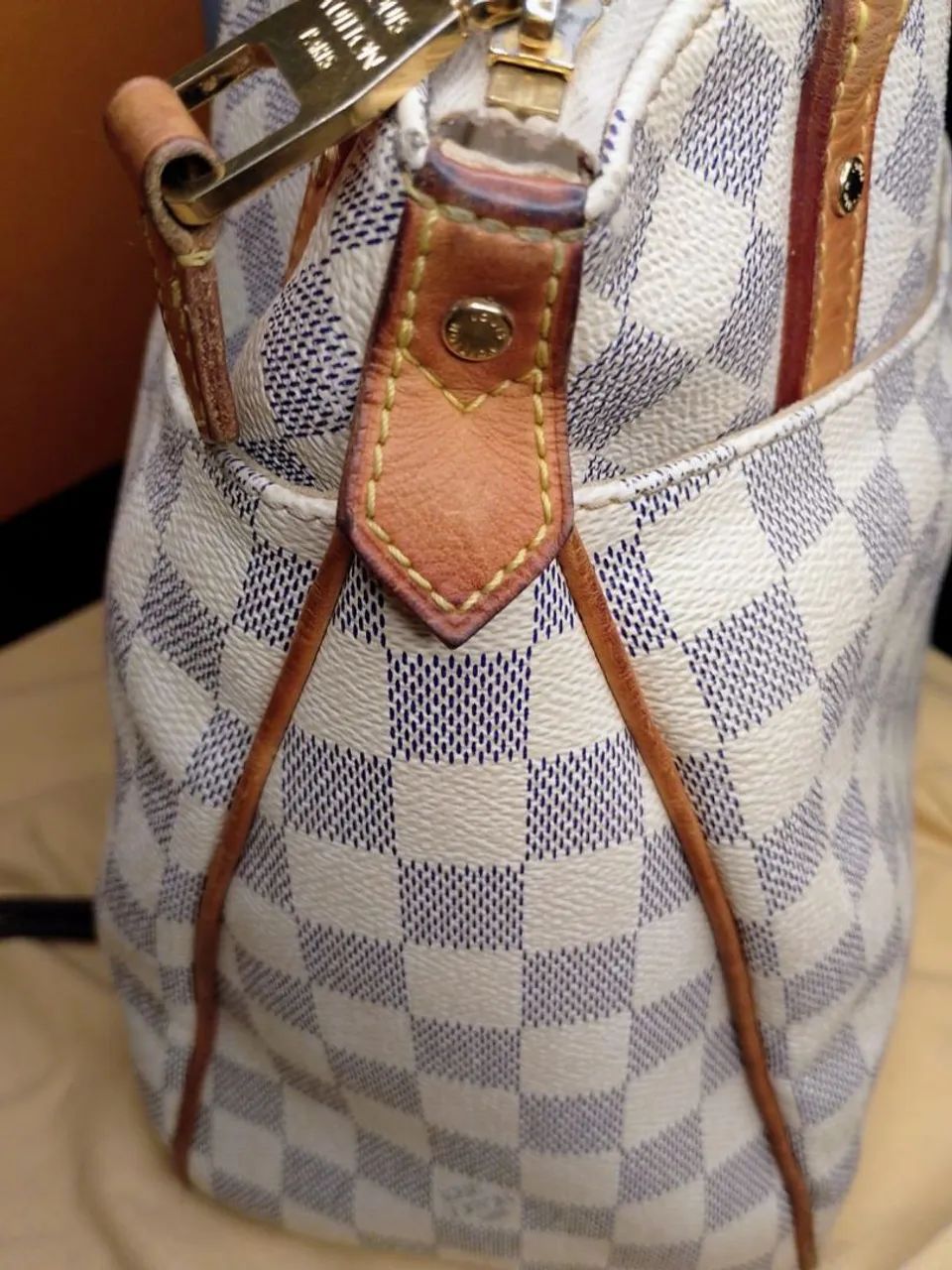 Bolsa Louis Vuitton Figheri PM - Damier Azur Original - Foto 4