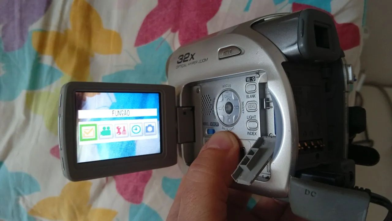 Filmadora JVC sem bateria  - Foto 3