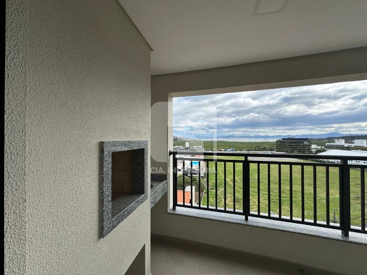Apartamento com 3 dormitórios no Saco Grande - Foto 2