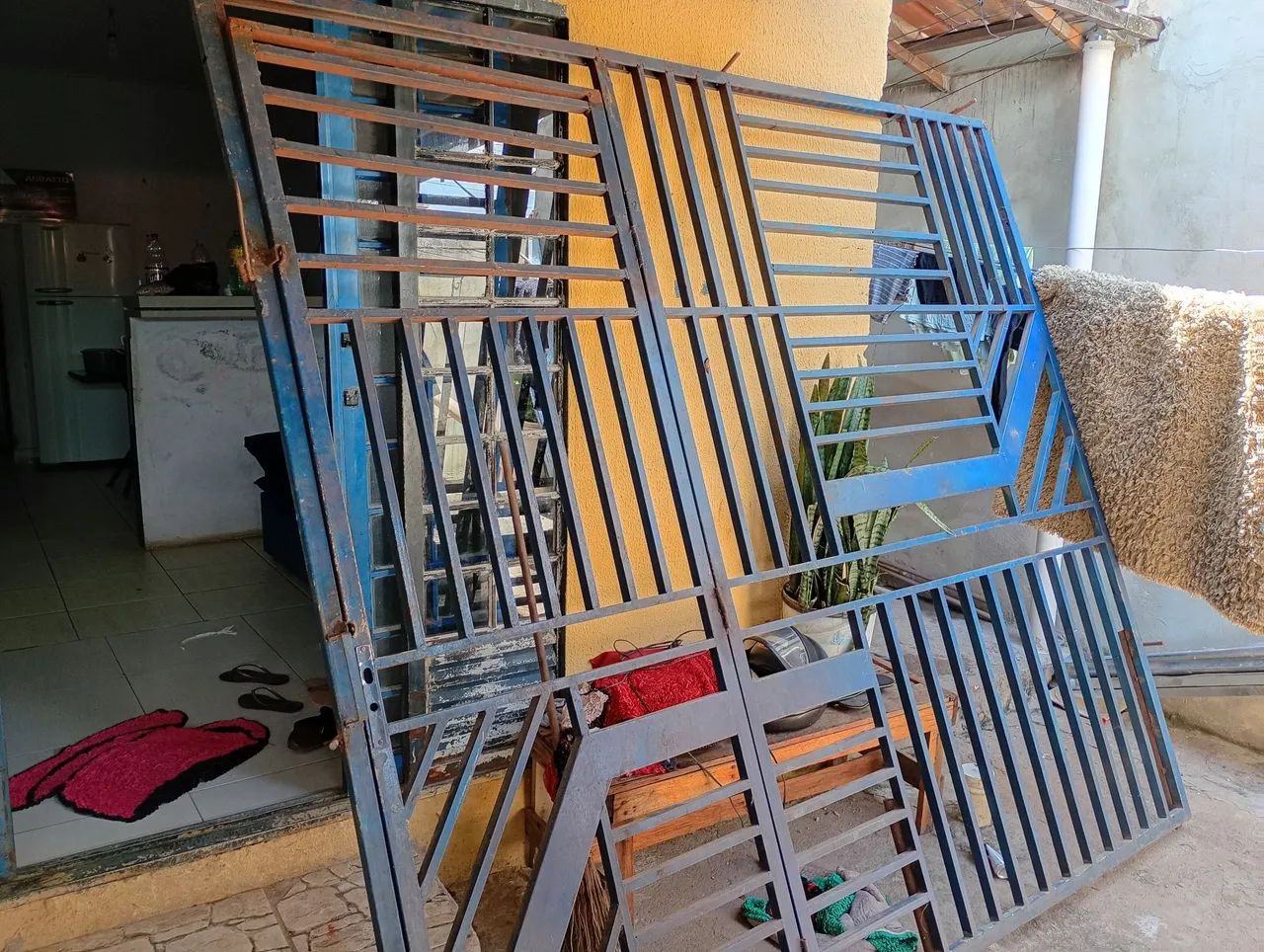 Vendo portão de ferro 