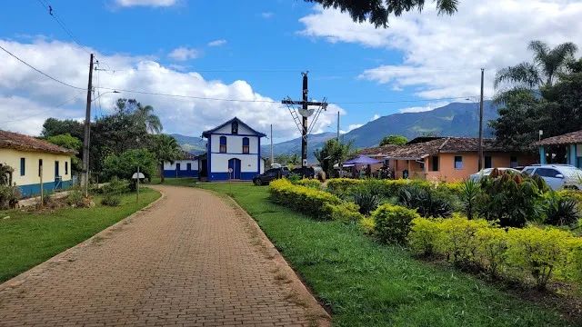 Vendo lote na Serra dos Alves tel: *