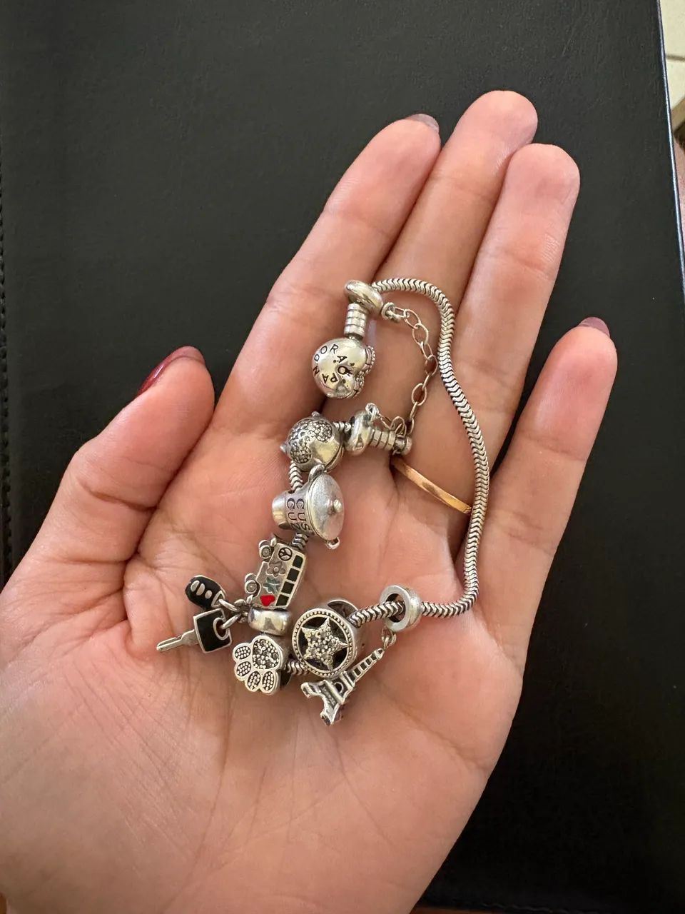 Pulseira de prata estilo Pandora com berloques - Foto 3