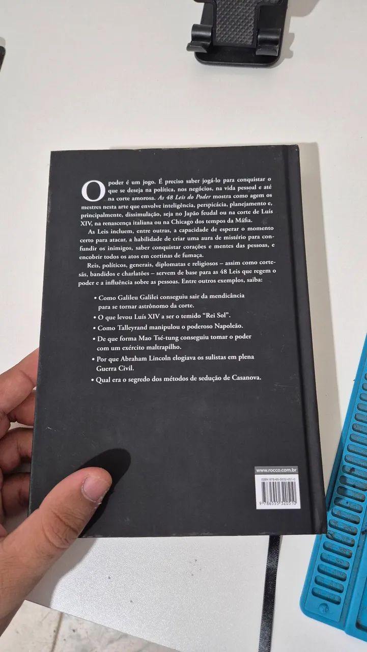 As 48 leis do poder livro impecável! - Foto 4