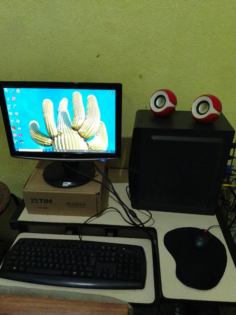 Vendo computador Usado , muito conservado e ótimo preço pra saída !!