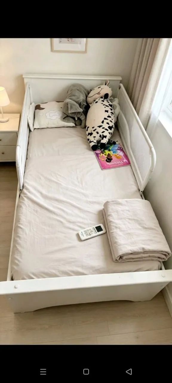 Cama infantil com colchão 
