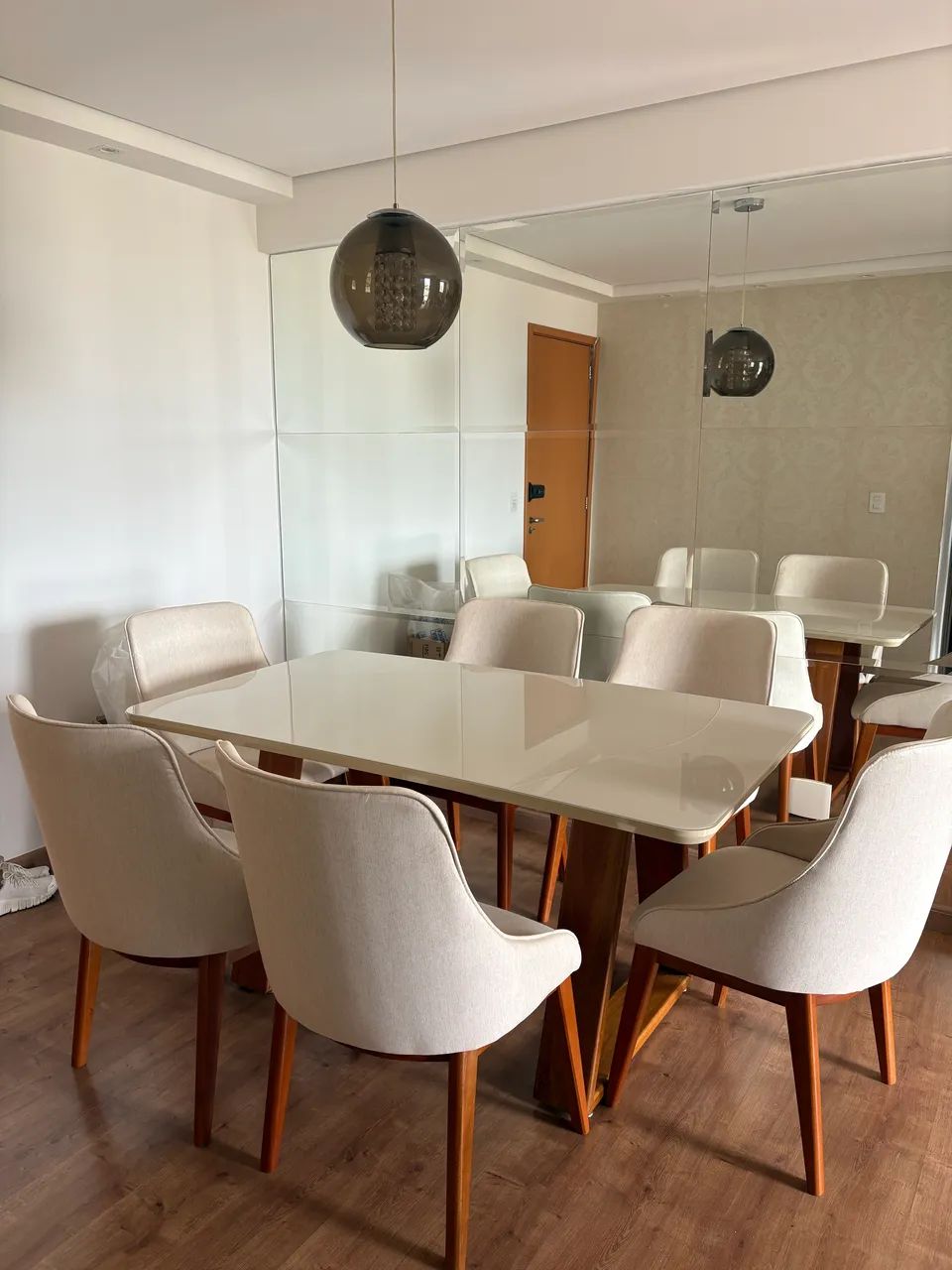 Mesa para 6 lugares com cadeiras - Foto 2