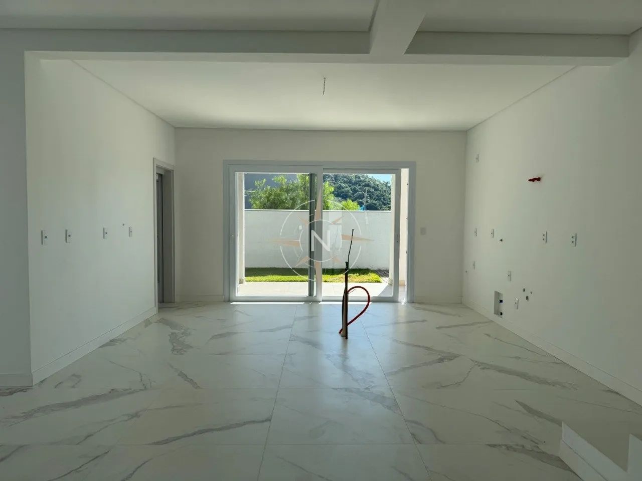 Casa em Condomínio Fechado com 04 suítes - Praia dos Ingleses - Foto 3
