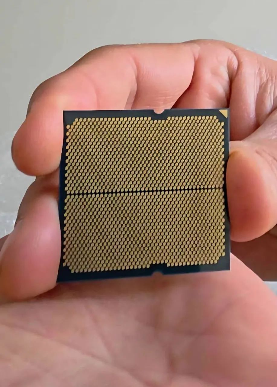 Ryzen 9 9950x - Foto 2