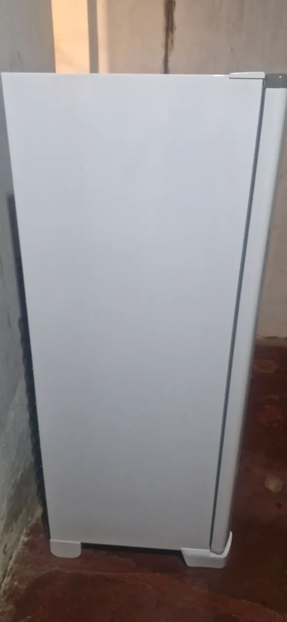 Geladeira esmaltec ROC31R - Foto 4