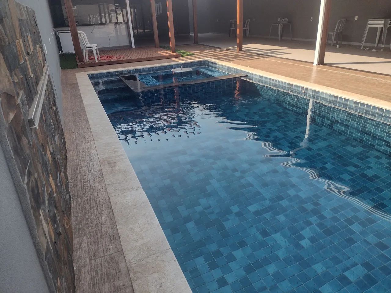 Construção reforma e manutenção de piscinas