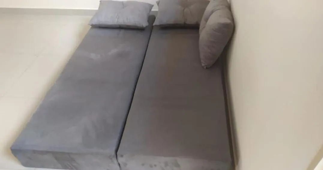 Sofá bicama prático e simples 