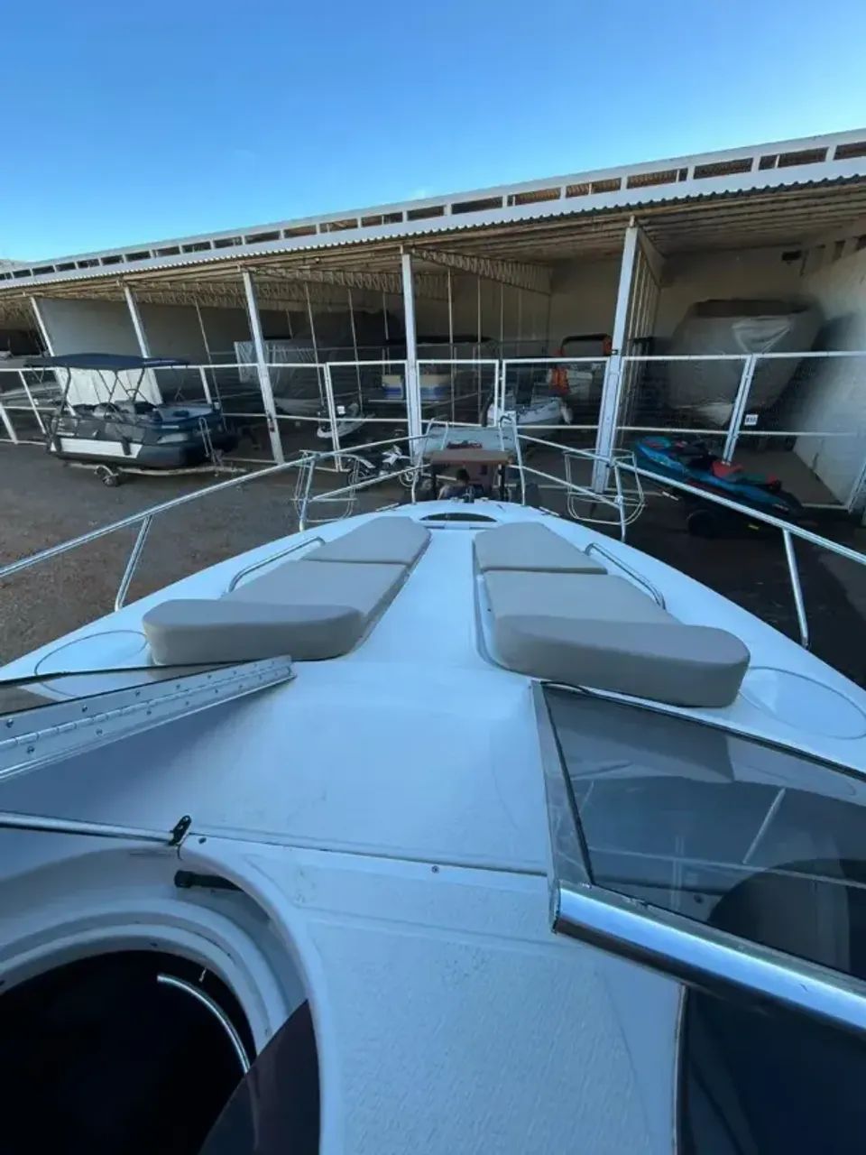 Lancha Triton 330 - 33 pés | Ano 2015 | 2 Motores Volvo Penta 4.3L MPI 220 HP | 540 Horas - Foto 5