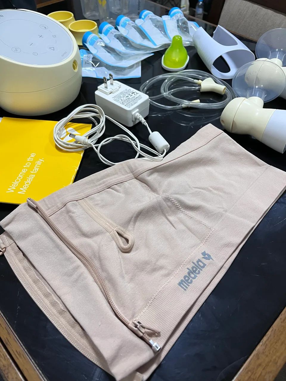 Extratora de Leite Elétrica Dupla Medela Completa Conexão com App Excelente Estado - Foto 3