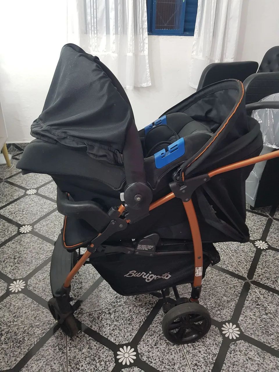 Carrinho e bebê conforto burigotto 