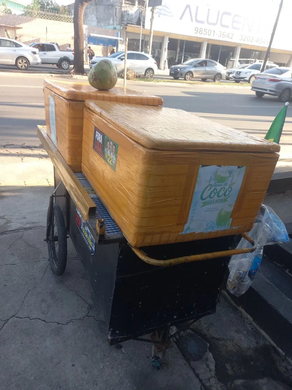 Carinho de coco com.dua caixas de issopor - Foto 4