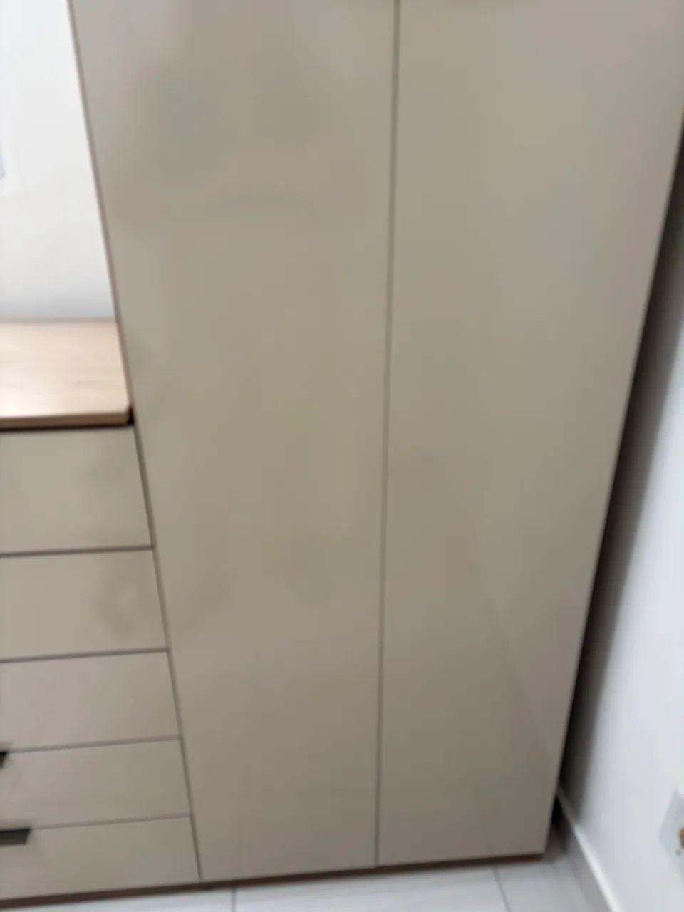 Cômoda muito conservada e espaçosa  - Foto 4