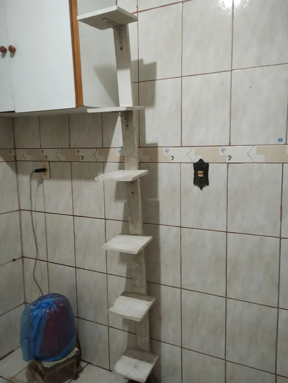 Prateleira de canto 
