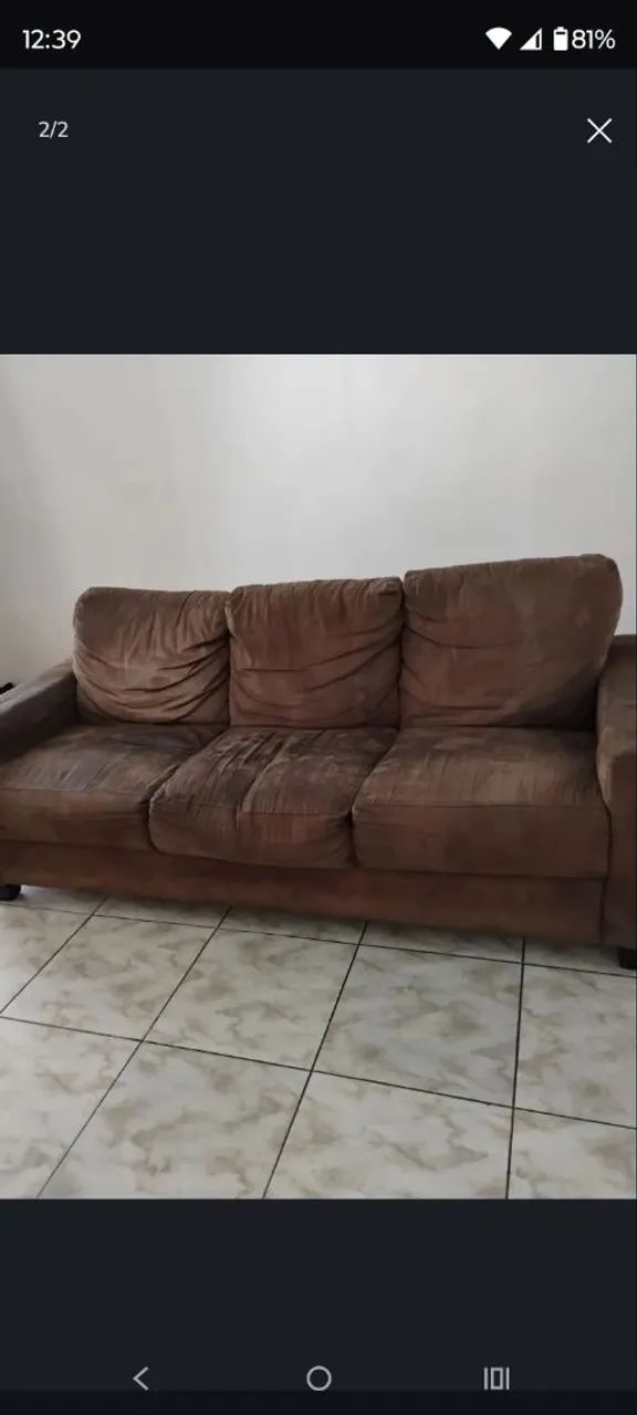 Sofá três lugares de Suede 