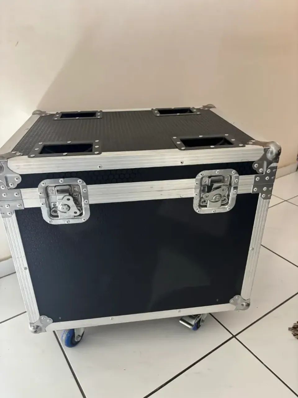 Hard case baú com rodinhas 62cm x 48cm x 50cm - Foto 2