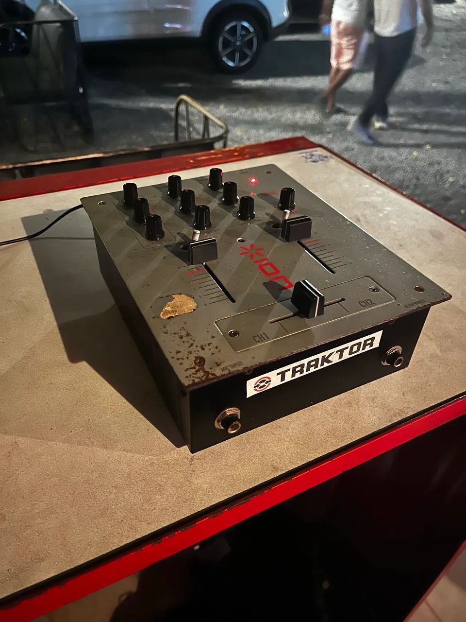 Mixer DJ ION iMX02 - 2 Canais usado