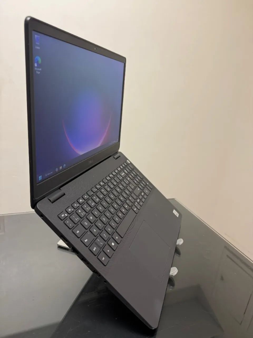 Notebook Dell - i3-10°Geração - 8GB Ram - SSD 256GB Nvme - Rede 5G