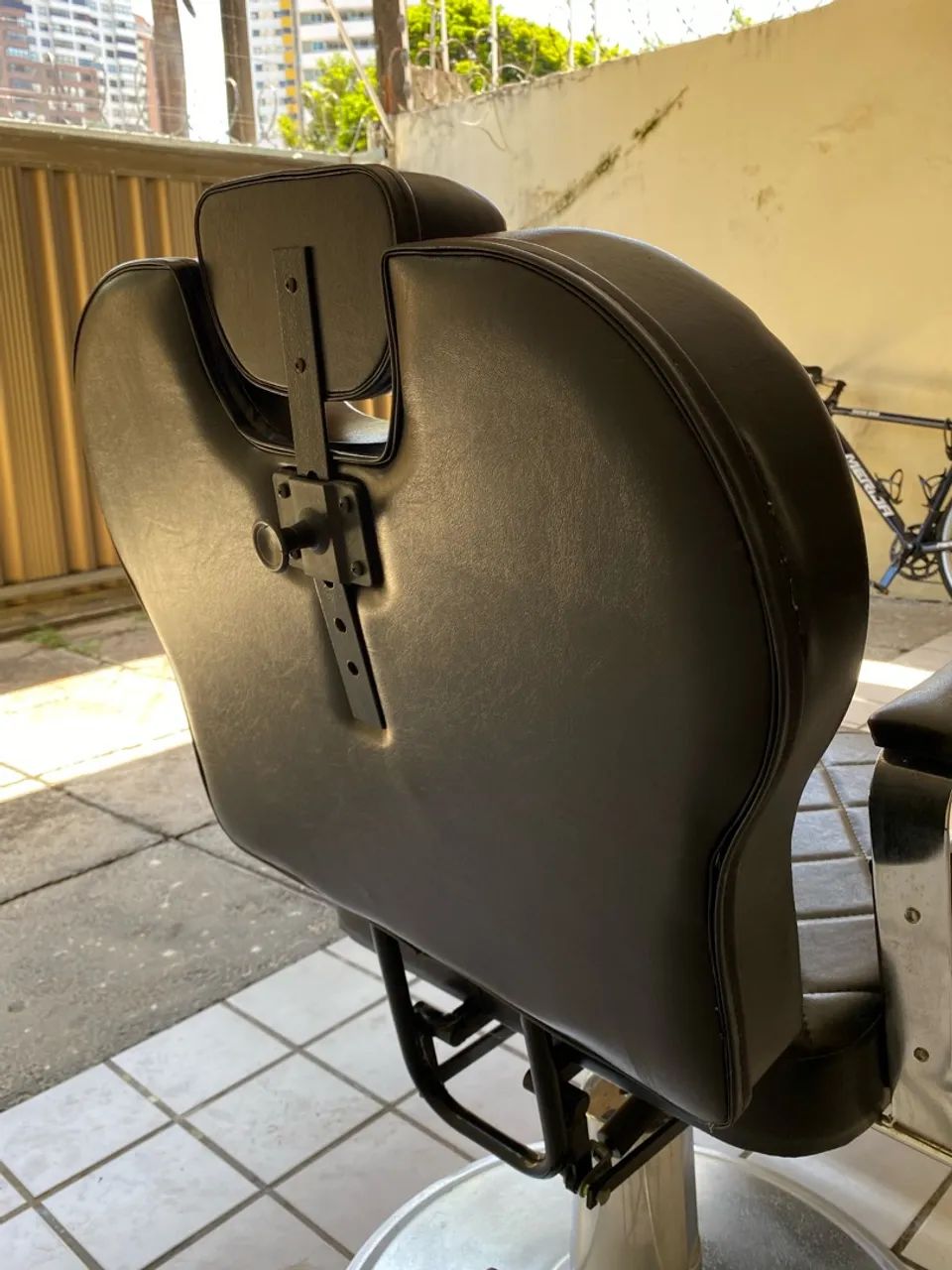 Cadeira  para salão e barbearia luxo - Foto 5