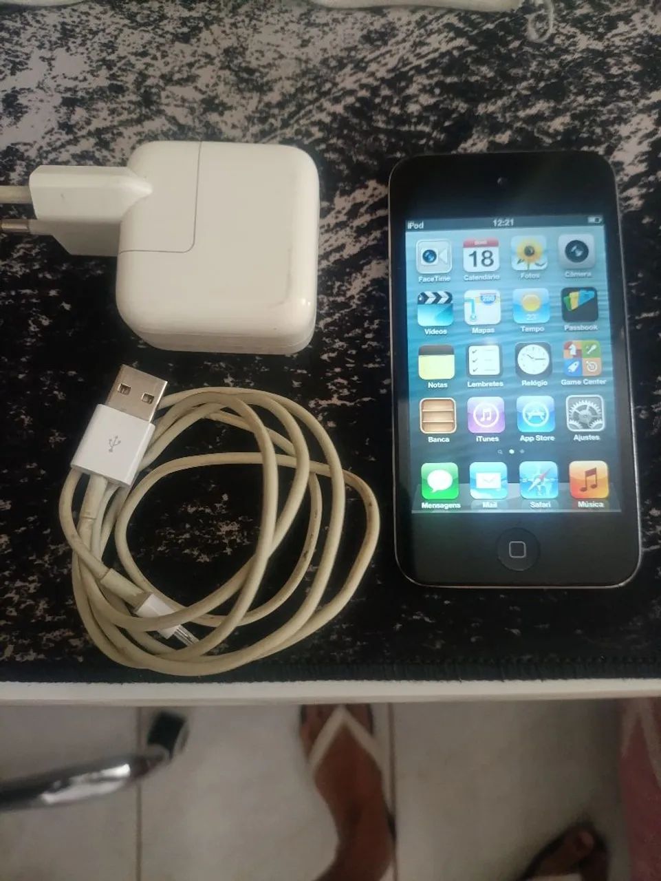 iPod touch 4 